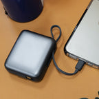 Akashi Batterie de Secours avec câbles USB-C et Lightning intégrés - 10 000 mAh (Noir) - image 3
